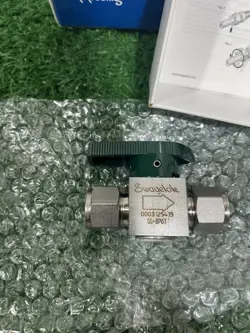 2 - SWAGELOK SS8P6T STAINLESS STEEL 1/2INCH INSTRUMENT PLUG VALVE HALF TURN NEW