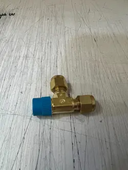 SWAGELOK BRASS RUN TEE, 1/4