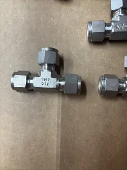 SWAGELOK TUBE UNION