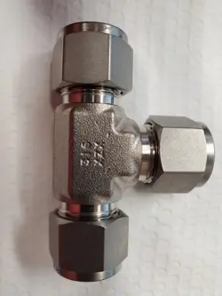 SWAGELOK SS-810-2-12 STAINLESS STEEL TUBE FITTING, UNION TEE, 1/2 IN.