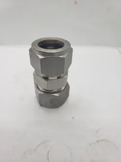 SWAGELOK SS-1210-6 TUBE FITTING STRAIGHT UNION 3/4