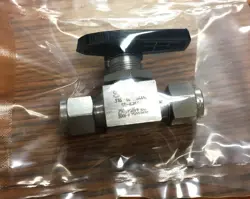 SWAGELOK SS-42S4 STAINLESS STEEL BALL VALVE 1/4