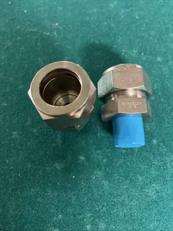 2-SWAGELOK STAINLESS STEEL CONNECTOR, 1
