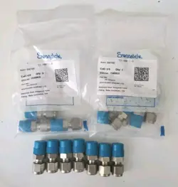 17 SWAGELOK SS-400-1-4 STRAIGHT MALE CONNECTOR  1/4