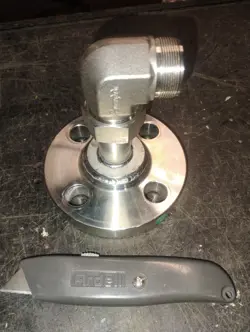 SQRF 300LB SA182/182M B16-5 FLANGE F304/304L 2651 W/ SWAGELOK  1