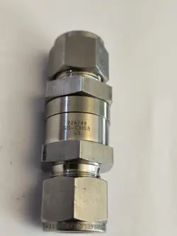 NOS SWAGELOK SS-CHS8-1/3