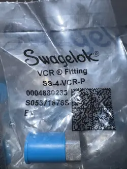 FACE SEAL PLUG