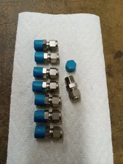 8 SWAGELOK 1/4 316SS STR FITTINGS WITH 3/8 NPT AND 1/4 COMP..