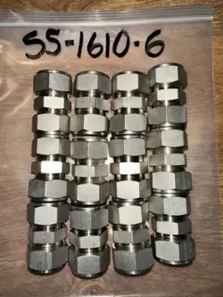 NEW SURPLUS SWAGELOK STAINLESS STEEL UNION FITTING, 1
