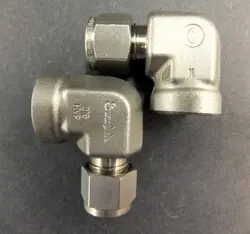 SWAGELOK SS-600-8-6 3/8T