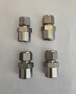QTY (4) SWAGELOK SS-810-1-12W STAINLESS MALE CONNECTOR 1/2IN TUBE X 3/4IN MPW