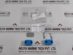 LOT OF 5X SWAGELOK 304-S3-PP-16TM BOLTED PLASTIC CLAMP TUBE SUPPORT KIT