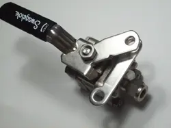 1- SWAGELOK STAINLESS STEEL 3-PIECE 60 SERIES BALL VALVE, 3/8