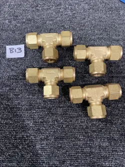 (4) SWAGELOK B-810-3 BRASS COMPRESSION UNION TEE FITTING 1/2