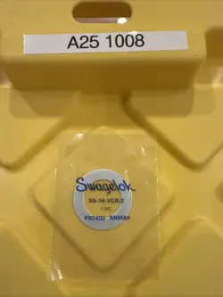 SWAGELOK SS-16-VCR-2 GASKET FACE SEAL FITTING LOT OF 18 NEW IN PACKAGING