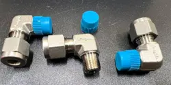 NEW (LOT OF 3) SWAGELOK 1/4” TUBE X 1/8” MNPT MALE PIPE ELBOW SS-400-2-2