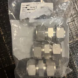 SWAGELOK SS-1610-6  TUBE FITTING, UNION, 1 IN. TUBE OD ( LOT OF 3 )