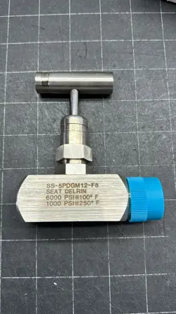 NEW OLD STOCK WHITEY SWAGELOK NEEDLE VALVE SS-5PDGM12-F8 316SS 6000PSIG
