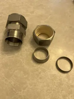 1 -  SWAGELOK STAINLESS STEEL UNION FITTING, 1