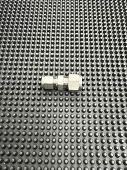 SWAGELOK SS-600-6-4, 3/8