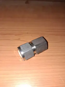 SWAGELOK SS-810-7-6  1/2