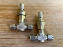SWAGELOK STAINLESS STEEL MEDIUM FLOW METERING VALVE - 1/4