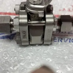 NEW SWAGELOK SS-62TS6
