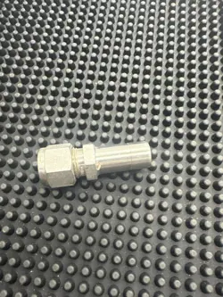 SWAGELOK SS-600-R-8, 3/8