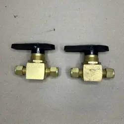 SET OF 2 SWAGELOK B-44S6 COMPRESSION BRASS BALL VALVE 3/8IN HIGH PRESSURE