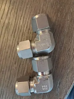 SWAGELOK SS-810-9 STAINLESS STEEL 90 UNION ELBOW 1/2