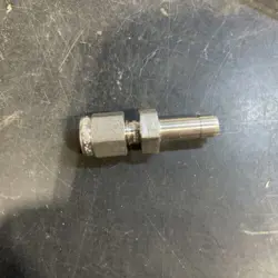 NEW SWAGELOK SS-200-R-4 REDUCER STAINLESS STEEL 1/8