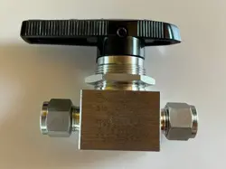 NOS SWAGELOK SS-44S6 1-PIECE BALL VALVE  3/8