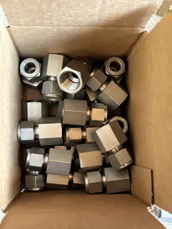 NOS SWAGELOK 316 SS UNION 1/2