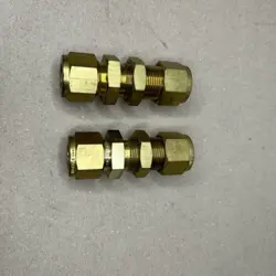NOS SWAGELOK B-810-61 BRASS BULKHEAD UNION 1/2