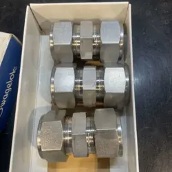 NEW SWAGELOK STAINLESS STEEL UNION FITTING, 1