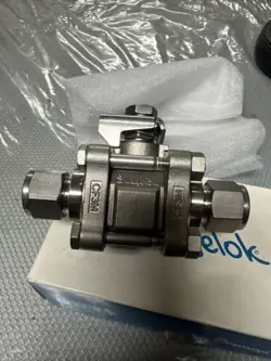 SWAGELOK CF3M 1/2 BALL VALVE