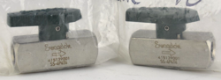 LOT OF 2 - SWAGELOK SS-4P4T4 STAINLESS STEEL INSTRUMENT PLUG VALVE - 1/4