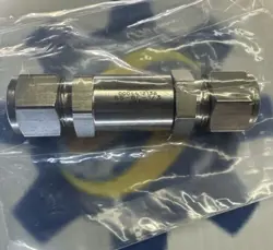 NEW SWAGELOK SS-8C-1/3 STAINLESS STEEL POPPET CHECK VALVE, 1/2 TUBING