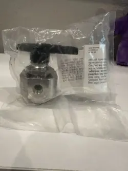 SWAGELOK BALL VALVE- SS-43ZF2-049 SS  5-WAY BALL VALVE