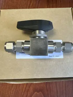 SWAGELOK SS-83KS6MM MANUAL STAINLESS BALL VALVE 3/8 IN TUBE