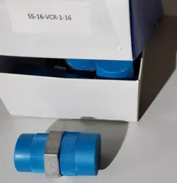 NEW SWAGELOK SS-16-VCR-1-16 VCR FACE SEAL SS FITTING, 1 IN VCR X 1 IN MALE NPT
