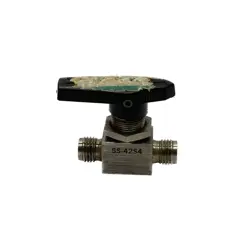 USED WHITEY SWAGELOK 1/4 STAINLESS STEEL 40 SERIES BALL VALVE SS-42S4