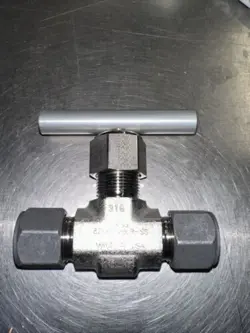 PARKER 8Z-V8LR-SS 1/2 NEEDLE VALVE NEW, SWAGELOK VALVES