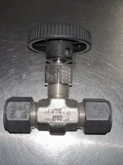 PARKER NEEDLE VALVE 1/2 8Z-V6LR-SS CPI NUTS *NEW NO BOX* SWAGELOK VALVES