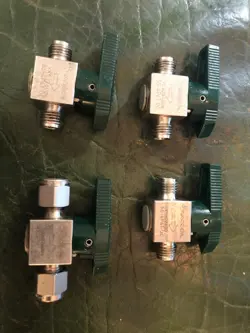 SWAGELOK SS-4P4T QUARTER TURN VALVE, LOT OF 4 VALVES- USED