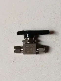 SWAGELOK SS43GS4 STAINLESS STEEL BALL VALVE 1/4