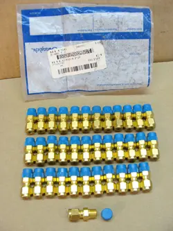 NEW LOT OF 36 SWAGELOK B-4M0-1-2 BRASS COMPRESSION FITTING 4MM TUBE TO 1/8 NPT