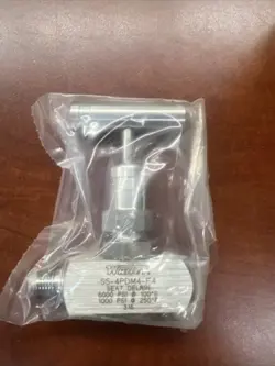 WHITEY SS-4PMD4-F4 VALVE 6000 PSI @ 100*F, 1000 PSI @ 250*F, 1/4 X 1/4