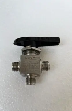 SWAGELOCK SS-44XS10MM 1500.PSI 103.BAR 3WAY BALL VALVE