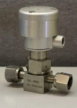 SWAGELOK NUPRO SS-4BK 1C-9AGAA STAINLESS STEEL BELLOWS SEALED VALVE